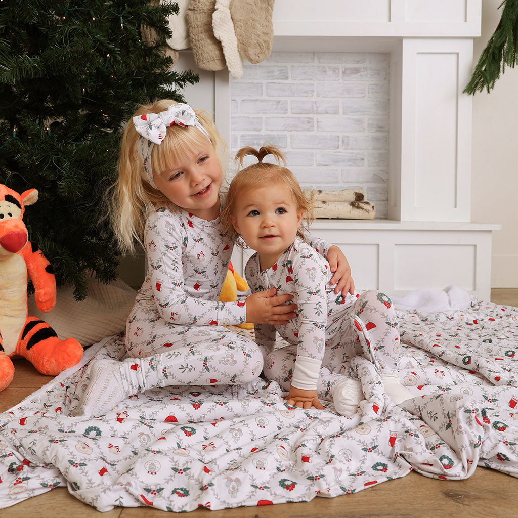 Disney Holiday Pooh Classic Pajama Set
