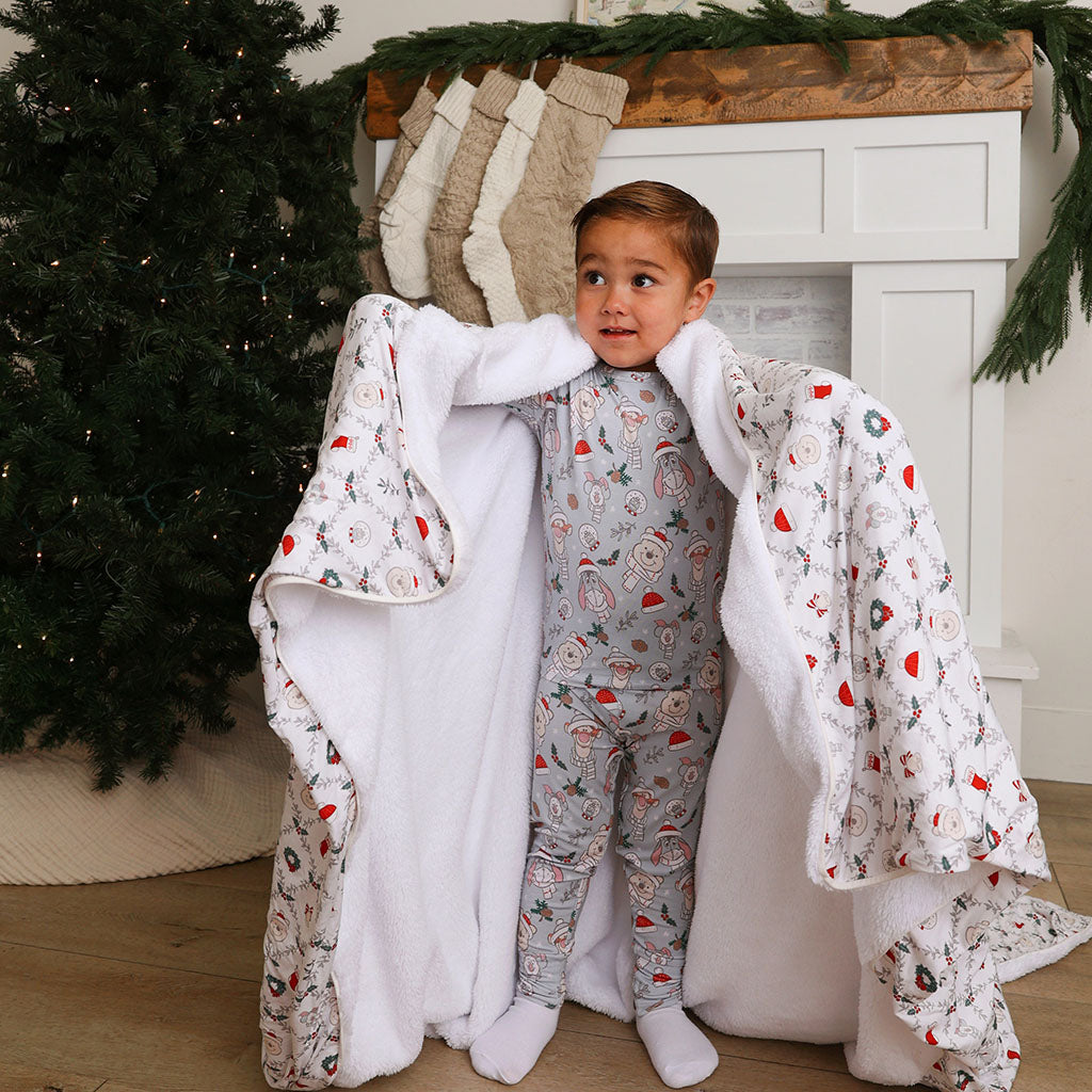 Disney Holiday Pooh Luxe Plush Patoo® Blanket