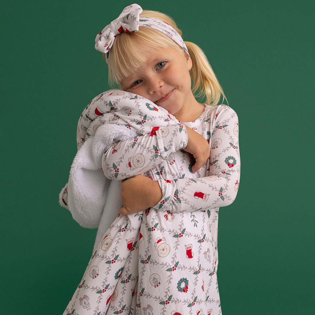 Disney Holiday Pooh Luxe Plush Patoo® Blanket